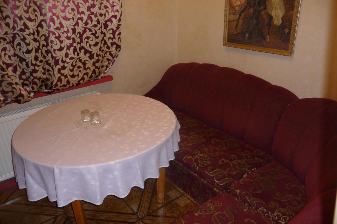 Готель-Маєток Lipiny Bagian luar foto